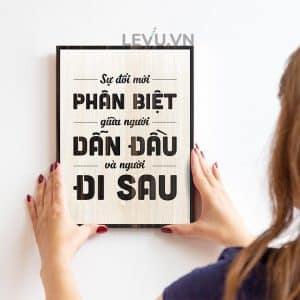 Tranh Slogan dong luc LEVU105 Su doi moi phan biet giua nguoi dan dau va nguoi di sau 11