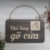 Bảng Gỗ Vui Lòng Gõ Cửa có dây treo trang trí decor vintage LEVU-BG10