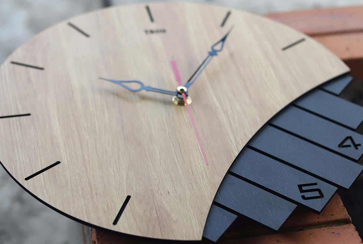 Cách lựa chọn đồng hồ treo tường gỗ hiện đại đẳng cấp