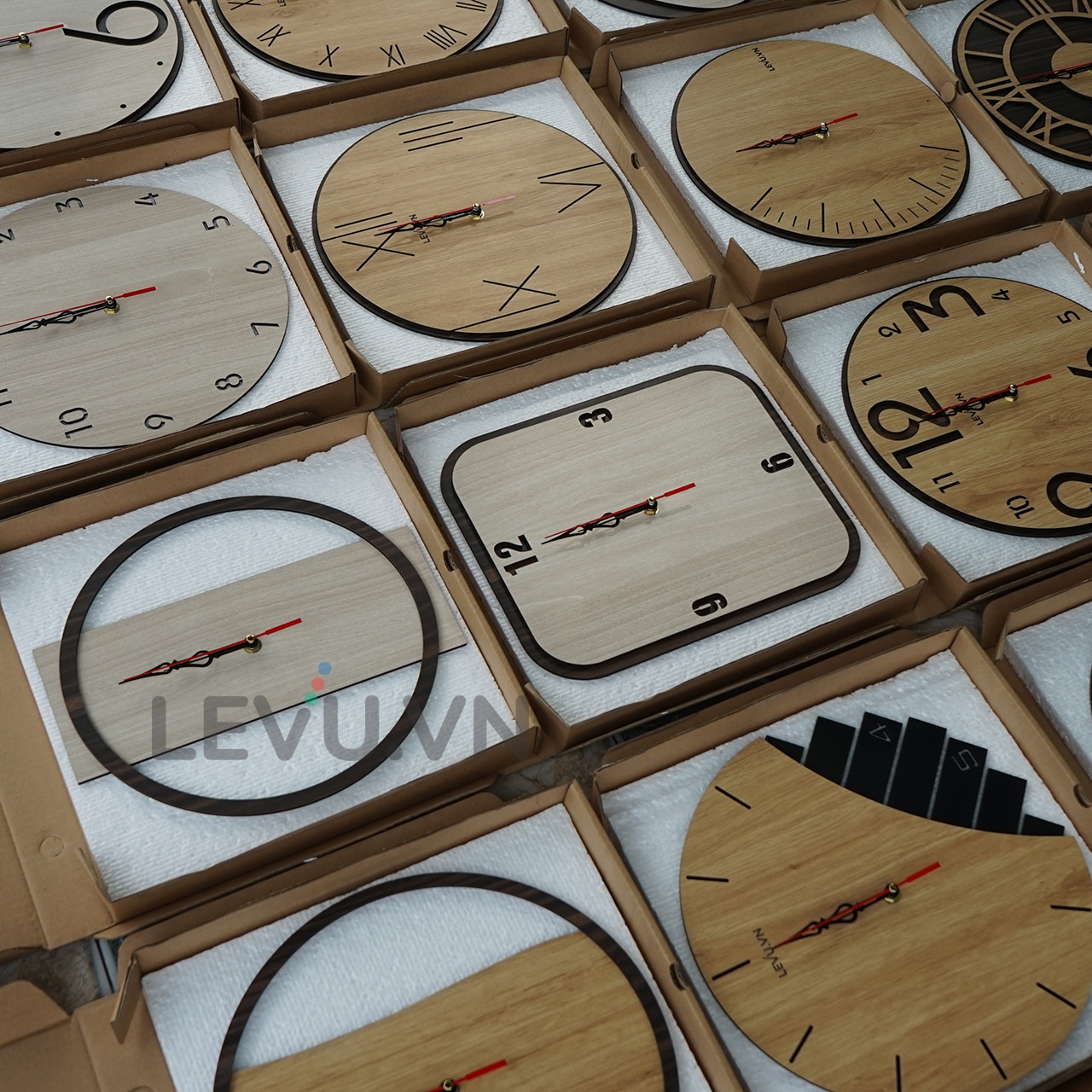 Cách lựa chọn đồng hồ treo tường gỗ hiện đại đẳng cấp