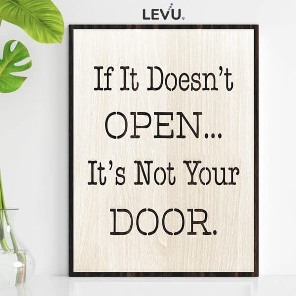 Tranh tạo động lực tiếng Anh LEVU EN27: If it doesn't open, It's not your door