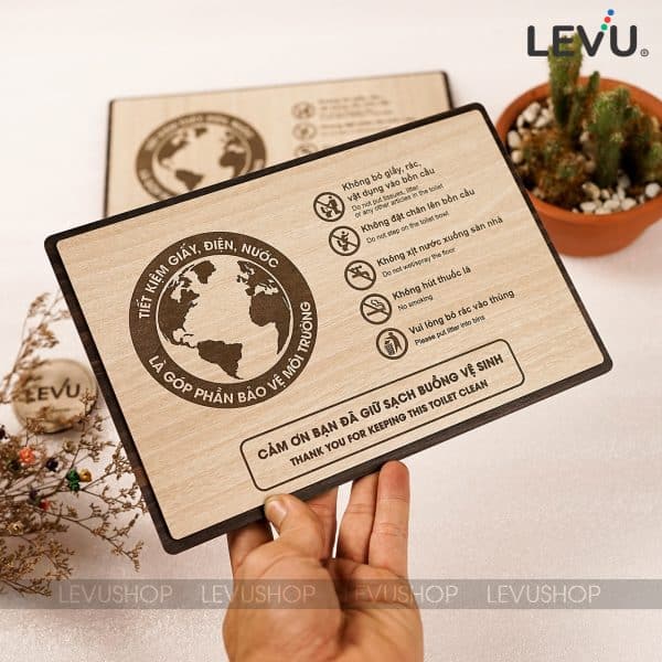 Bảng gỗ trang trí WC nội quy yêu cầu giữ sạch phòng vệ sinh chung LEVU-BG08S