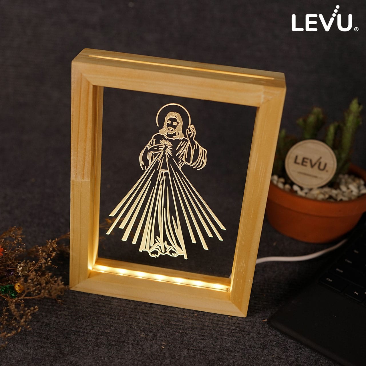 Khung tranh gỗ để bàn đèn LED khắc laser 3D hình ảnh Chúa Giêsu LEVU-DCG13