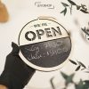 Bảng gỗ treo 2 mặt Open Closed viết phấn giờ đóng mở cửa quán LEVU-BG36