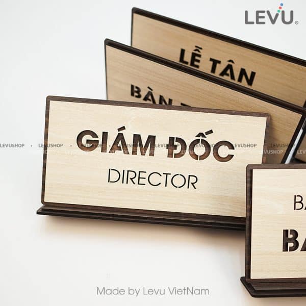 Bảng gỗ chức danh để bàn giám đốc director LEVU BG47