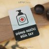Biển chỉ dẫn dùng nước rửa tay mặt nhôm alu xước cao cấp ALB-BG01