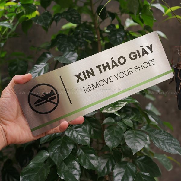 Bảng hiệu inox xin tháo giày LEVU INB26 remove your shoes - Hình ảnh 6