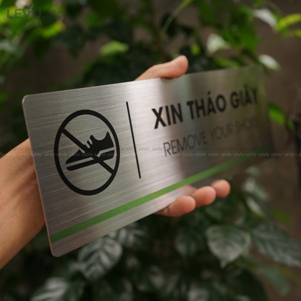 Bảng hiệu inox xin tháo giày LEVU INB26 remove your shoes - Hình ảnh 4