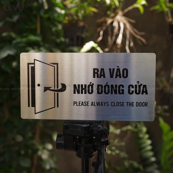 Bảng inox ra vào nhớ đóng cửa LEVU IN43 - Hình ảnh 8