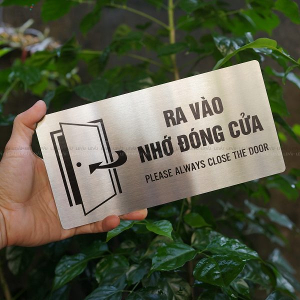 Bảng inox ra vào nhớ đóng cửa LEVU IN43 - Hình ảnh 7