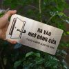 Bảng inox ra vào nhớ đóng cửa LEVU IN43