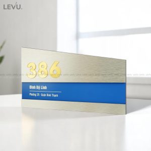 Bảng số nhà alu bạc xước chữ nổi mica gương vàng cao cấp ALSN07