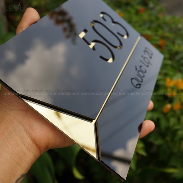 Bảng số nhà mica tráng gương vàng 2 lớp hiện đại cao cấp MCSN05 - Hình ảnh 6