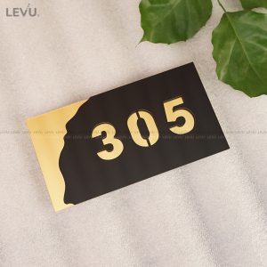 Bảng số phòng cao cấp mica tráng gương vàng cắt laser 2 lớp LEVU BGSP07