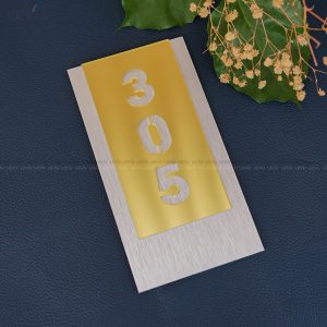 Bảng số phòng nhà nghỉ alu bạc xước mặt mica gương đồng LEVU BGSP08