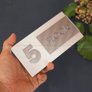 Biển hiệu số tầng alu bạc xước chữ nổi mica trang trí cao cấp LEVU BGST07