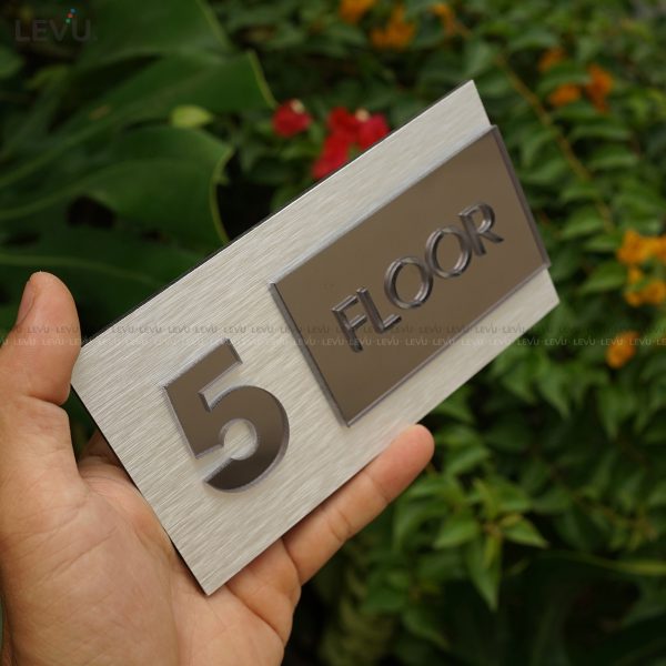 Biển hiệu số tầng alu bạc xước chữ nổi mica trang trí cao cấp LEVU BGST07 - Hình ảnh 5