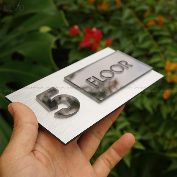 Biển hiệu số tầng alu bạc xước chữ nổi mica trang trí cao cấp LEVU BGST07 - Hình ảnh 4