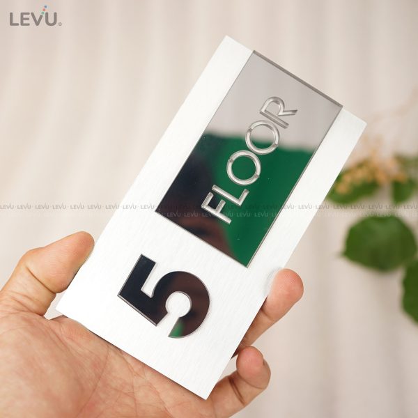 Biển hiệu số tầng alu bạc xước chữ nổi mica trang trí cao cấp LEVU BGST07