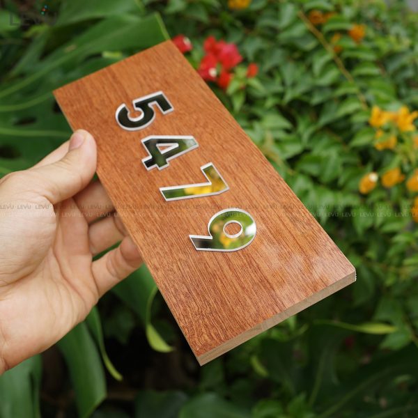 Biển số phòng bằng gỗ chữ nổi mica thủy cao cấp sang trọng LEVU BGSP11