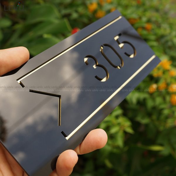 Biển số phòng mica vàng đồng nền đen trang trí khách sạn cao cấp BGSP10 - Hình ảnh 9