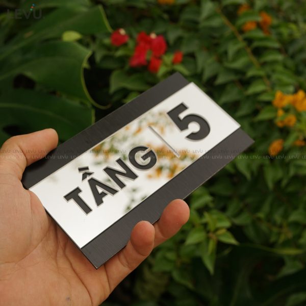 Biển số tầng alu đen chữ mica dán tường chỉ dẫn số tầng LEVU BGST08