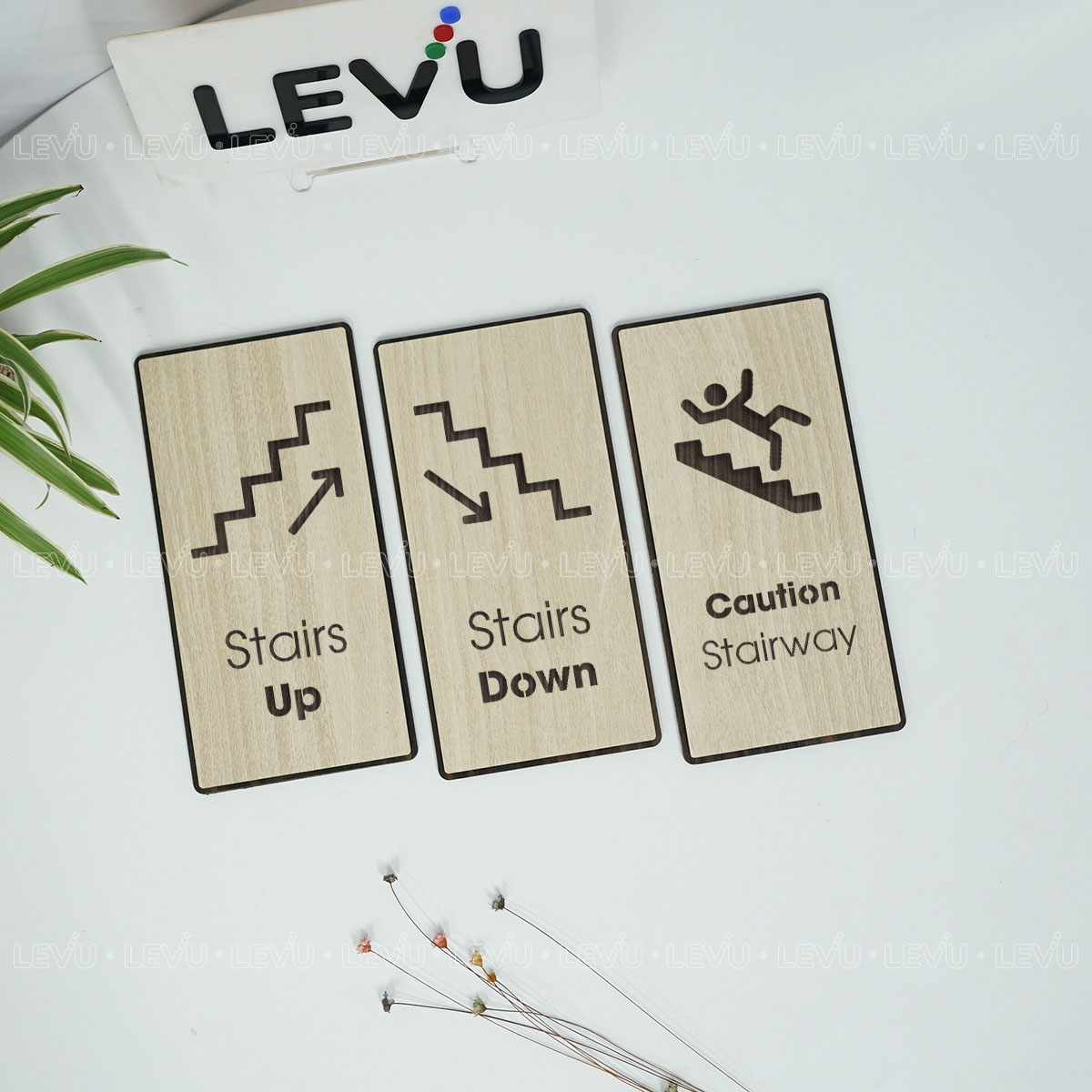 bang chi dan trang tri cau thang levu bg78 34 Bảng chỉ dẫn trang trí cầu thang LEVU BG78 chất liệu gỗ khắc laser