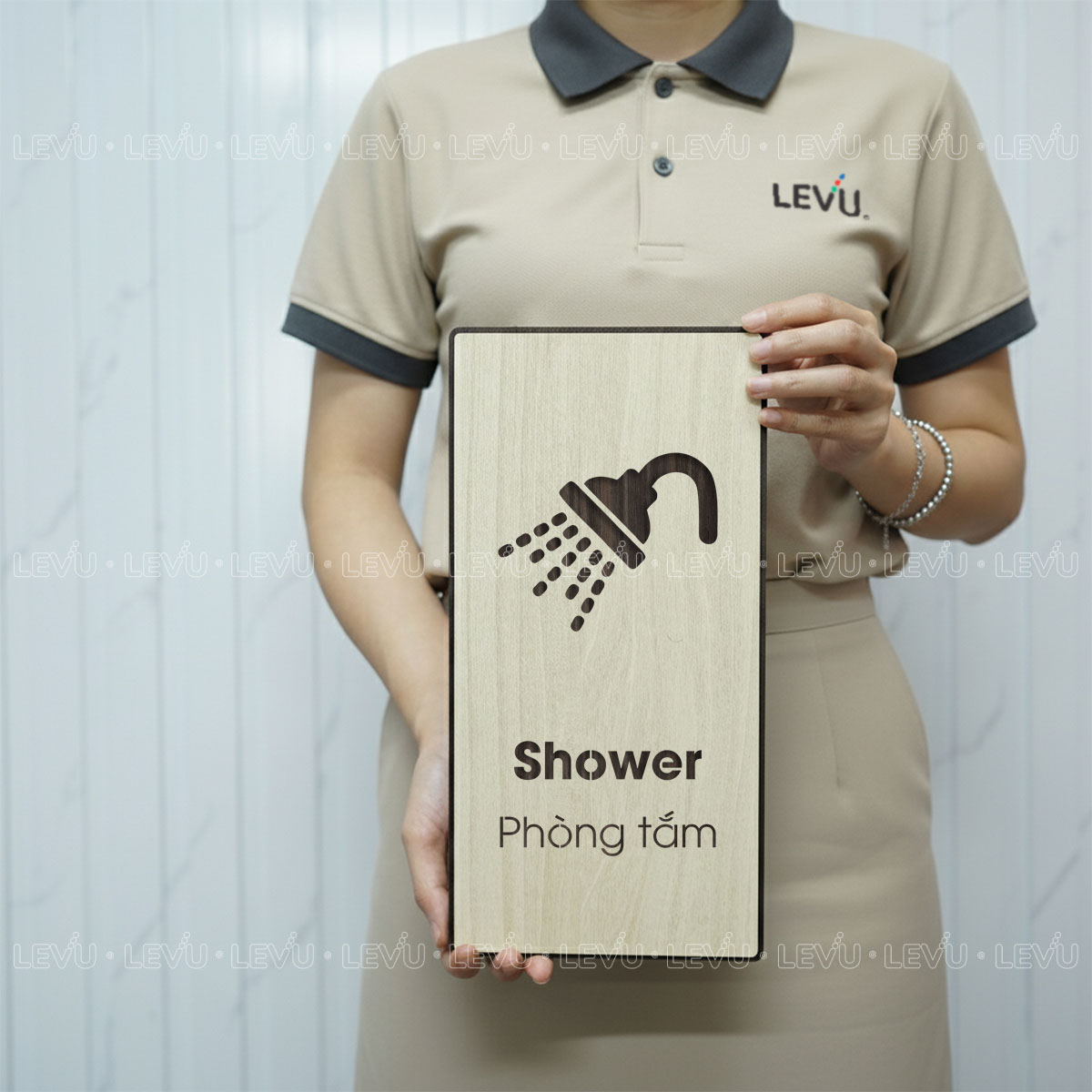 bang hieu trang tri cua phong tam shower levu bg79 10 Bảng hiệu trang trí cửa phòng tắm shower LEVU BG79 chất liệu gỗ khắc laser