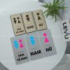 Bảng hiệu trang trí dán cửa nhà vệ sinh nam nữ LEVU BG77