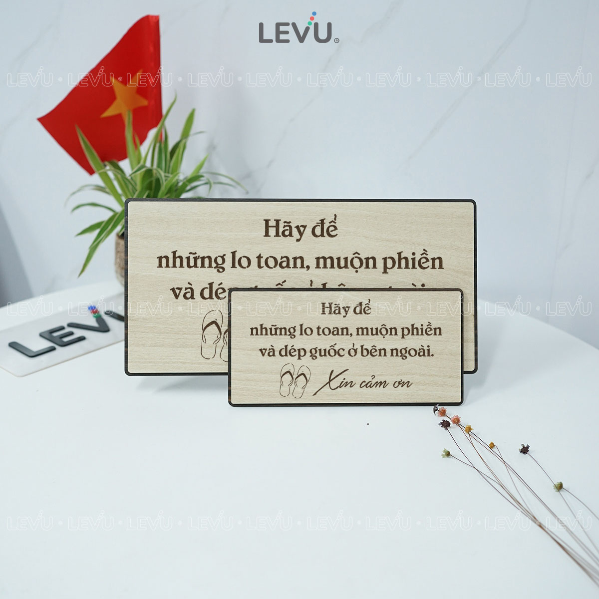 bang trang tri nhac nho yeu cau bo dep ben ngoai levu bg100 10 Bảng yêu cầu bỏ dép bên ngoài LEVU BG100 - lời nhắn gửi lịch sự