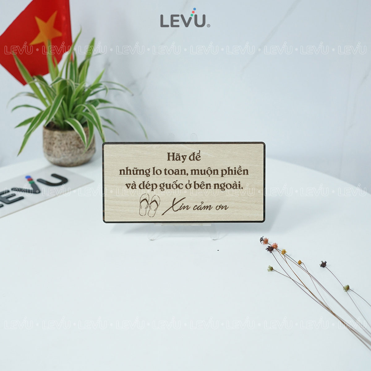 bang trang tri nhac nho yeu cau bo dep ben ngoai levu bg100 12 Bảng trang trí nhắc nhở yêu cầu bỏ dép bên ngoài LEVU BG100 - Ảnh 8