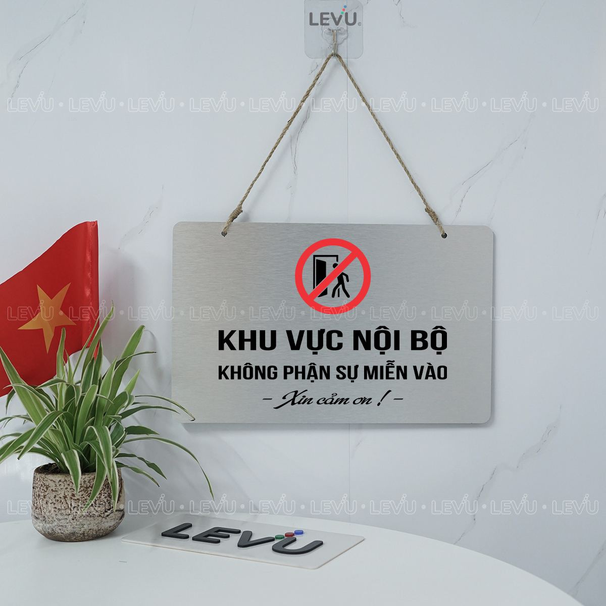Bảng treo khu vực nội bộ không phận sự miễn vào LEVU BG71