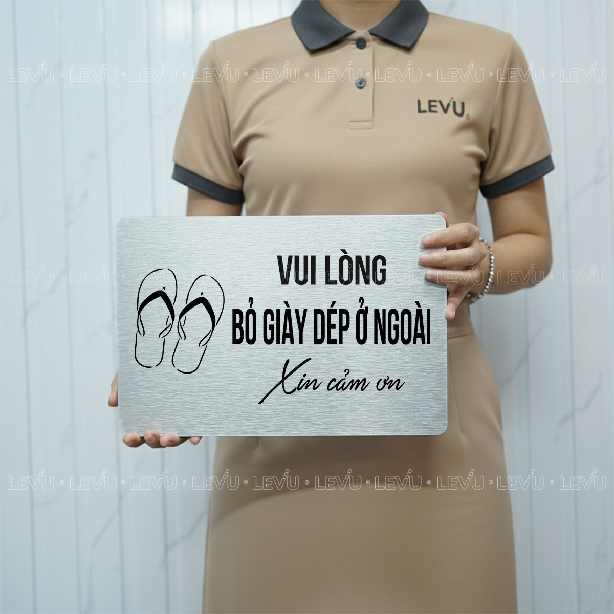 bien bao vui long bo giay dep o ngoai dan cua trang tri levu bg98 2 Biển báo vui lòng bỏ giày dép ở ngoài dán cửa trang trí LEVU BG98 - Ảnh 7