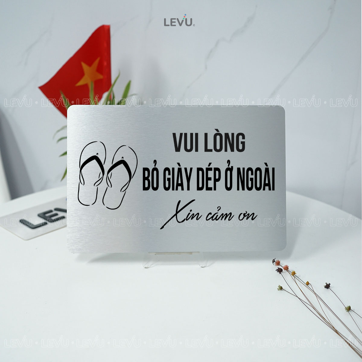 bien bao vui long bo giay dep o ngoai dan cua trang tri levu bg98 3 Biển báo vui lòng bỏ giày dép ở ngoài dán cửa trang trí LEVU BG98 - Ảnh 12