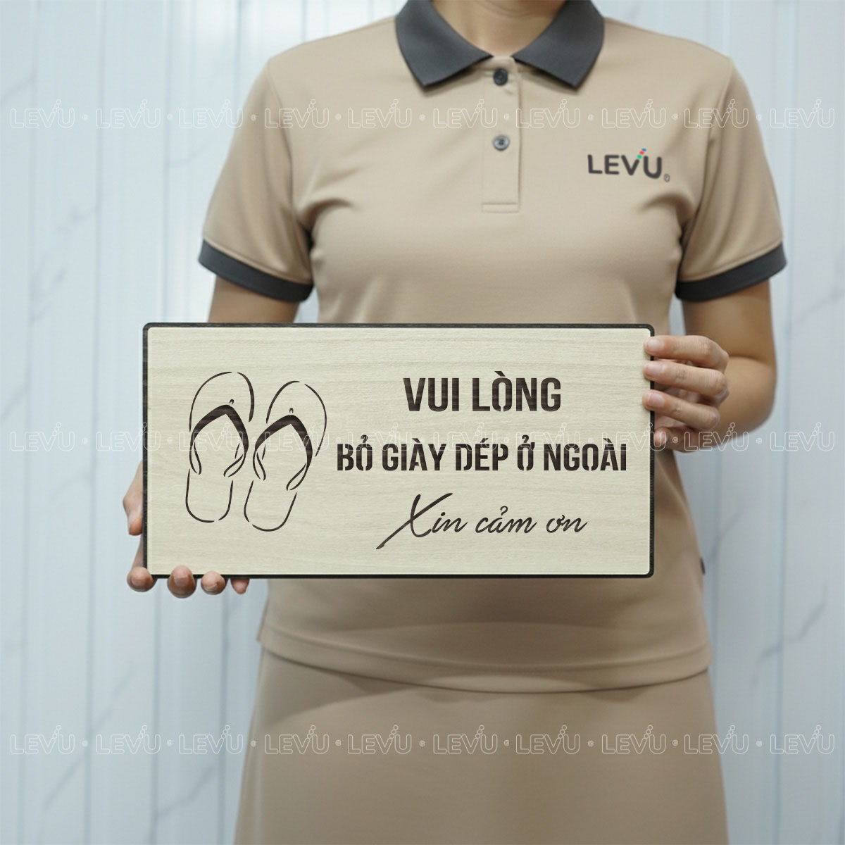 bien bao vui long bo giay dep o ngoai dan cua trang tri levu bg98 7 Biển báo vui lòng bỏ giày dép ở ngoài dán cửa trang trí LEVU BG98 bằng gỗ khắc laser
