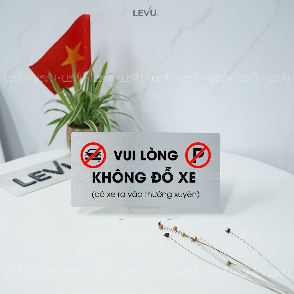 bien bao vui long khong do xe bang hieu khu vuc cam dau xe levu bg83 5 Biển báo vui lòng không đỗ xe, bảng hiệu khu vực cấm đậu xe LEVU BG83 - Ảnh 7
