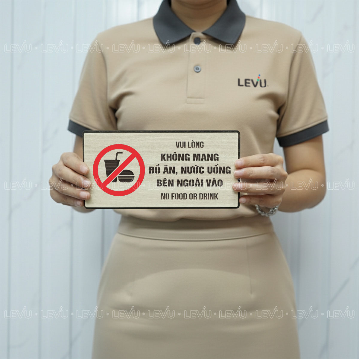 bien bao vui long khong mang do an ben ngoai vao levu bg87 8 Biển báo vui lòng không mang đồ ăn bên ngoài vào LEVU BG87 chất liệu gỗ khắc laser size nhỏ 10x20cm