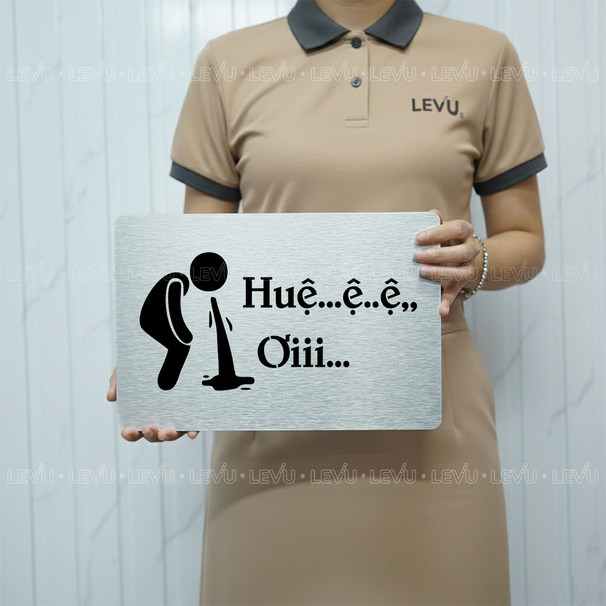 bien chi dan bon oi vui nhon trang tri nha hang quan an levu bg89 2 Biển chỉ dẫn bồn ói vui nhộn trang trí nhà hàng quán ăn LEVU BG89 chất liệu alu in uv