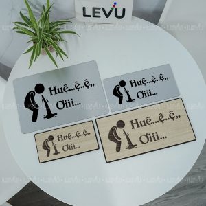 Biển chỉ dẫn bồn ói vui nhộn trang trí nhà hàng quán ăn LEVU BG89