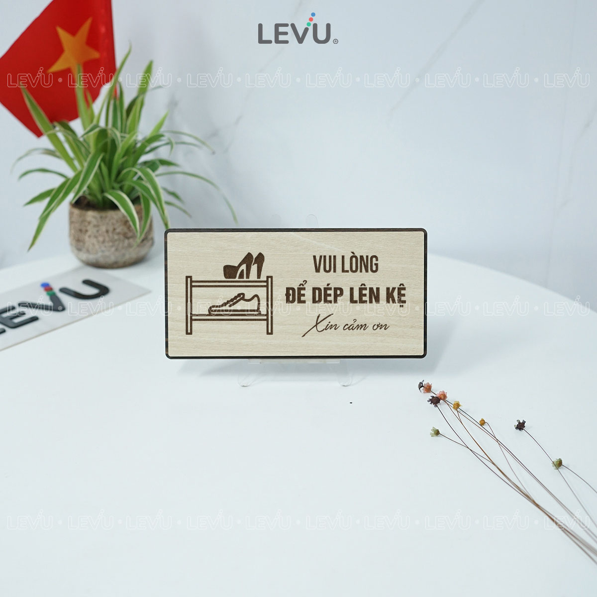 bang chi dan vui long de dep len ke dan tuong trang tri levu bg104 12 Bảng chỉ dẫn vui lòng để dép lên kệ LEVU BG104 - Ảnh 7