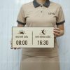 Bảng dán cửa trang trí giờ mở cửa và giờ đóng cửa decor cửa hàng LEVU BG102 bằng gỗ