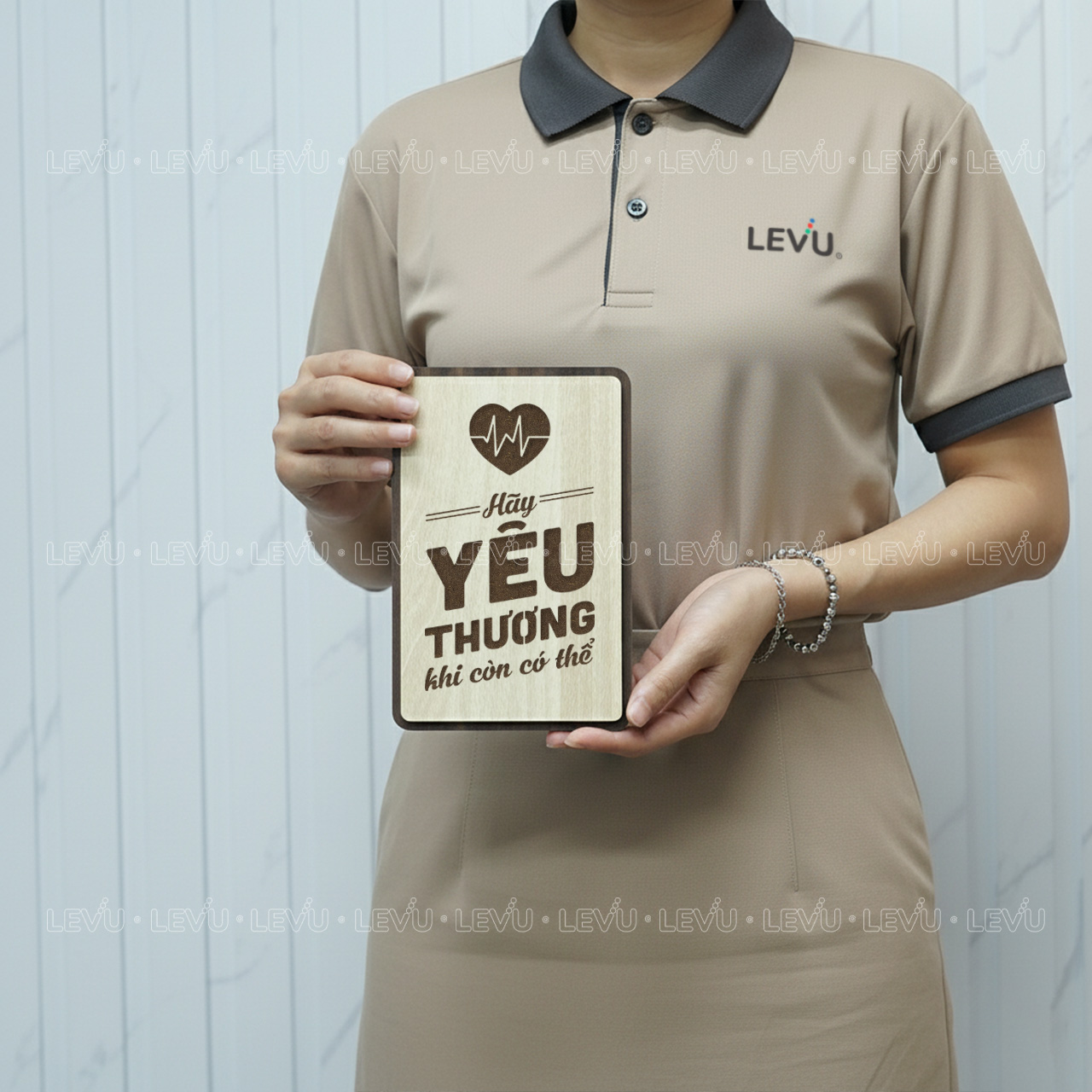 tranh cau noi hay ve cuoc song levu091 hay yeu thuong khi con co the Tranh Câu Nói Hay Về Cuộc Sống LEVU091 "Hãy yêu thương khi còn có thể" - Ảnh 5
