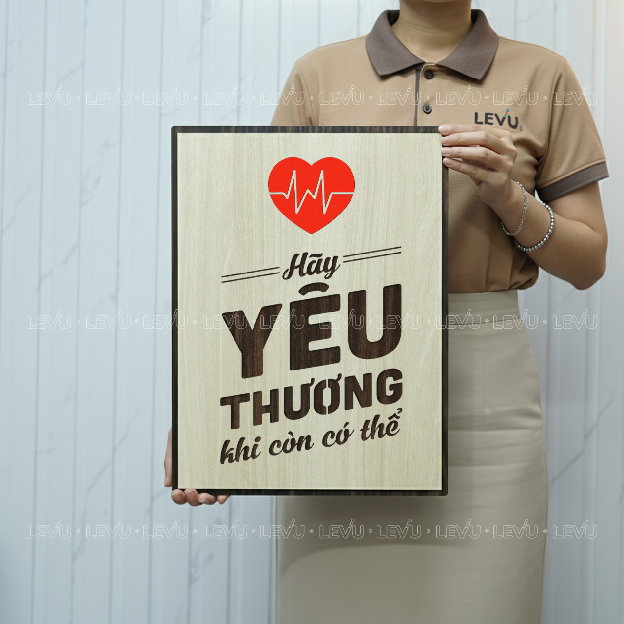 tranh cau noi hay ve cuoc song levu091 hay yeu thuong khi con co the Tranh Câu Nói Hay Về Cuộc Sống LEVU091 "Hãy yêu thương khi còn có thể"