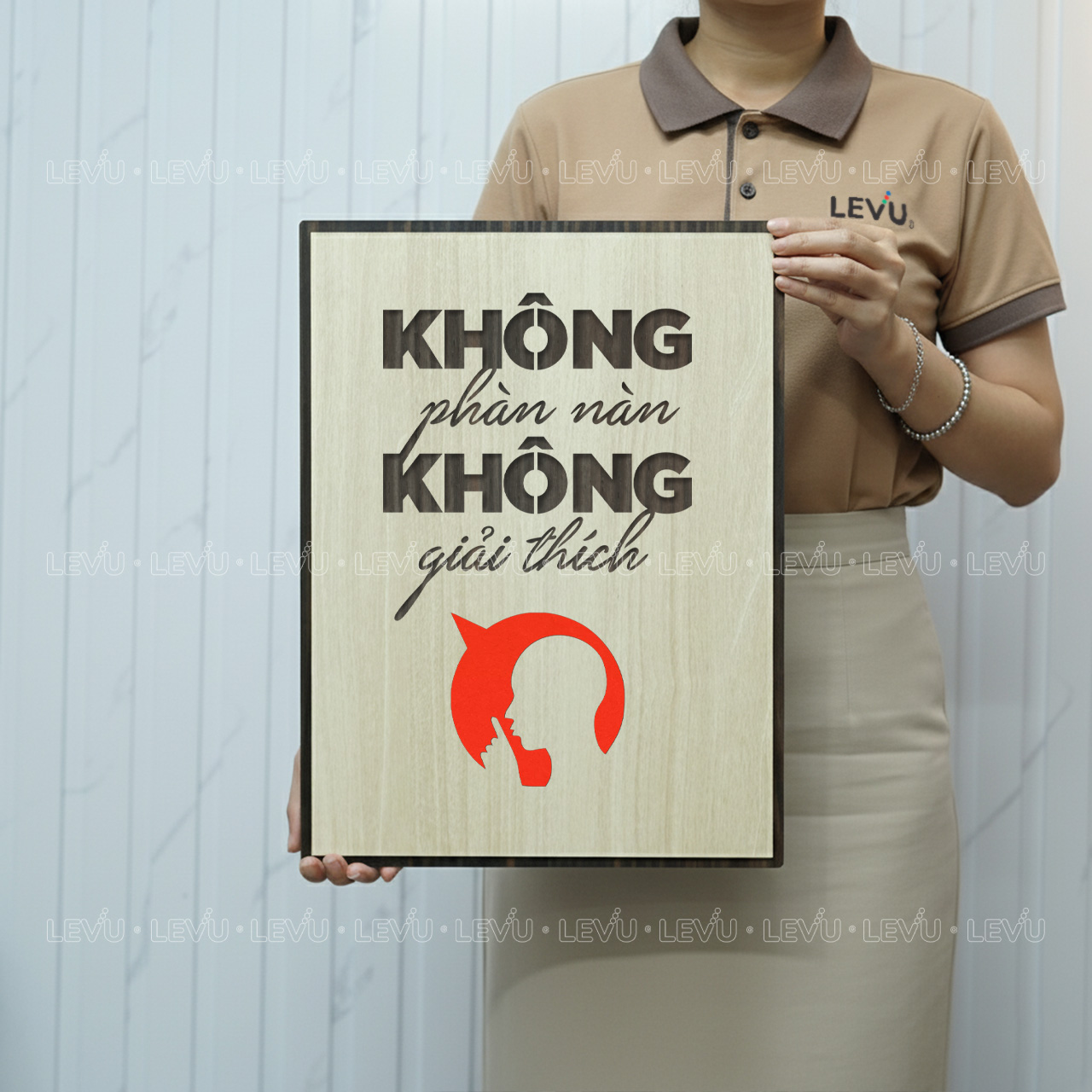 Tranh Gỗ động lực LEVU054 "Không phàn nàn không giải thích"