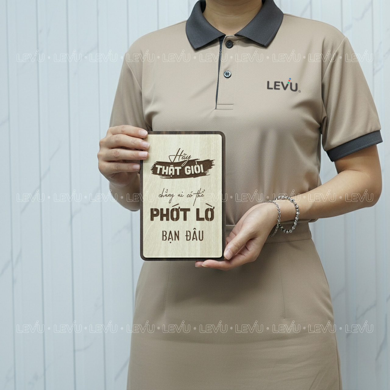 tranh go khac chu levu090 hay that gioi chang ai co the phot lo ban dau Tranh Gỗ khắc chữ LEVU090 "Hãy thật giỏi chẳng ai có thể phớt lờ bạn đâu" - Ảnh 5