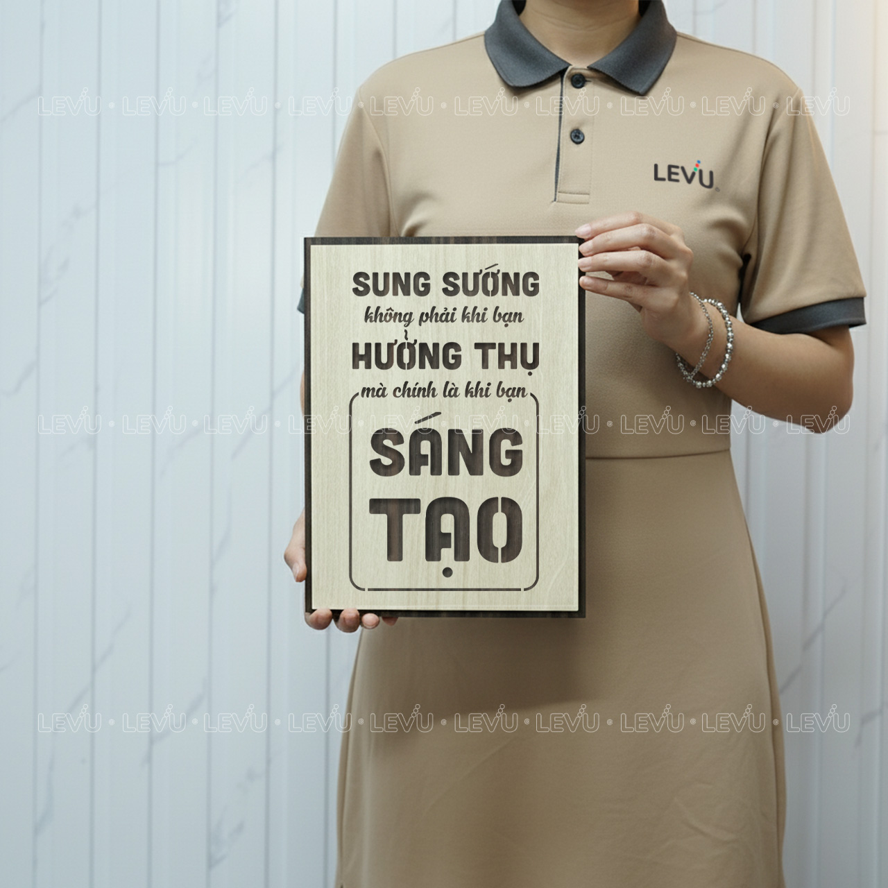 tranh slogan doanh nghiep levu108 sung suong khong phai khi ban huong thu ma la khi ban sang tao Tranh Slogan Doanh Nghiệp LEVU108 "Sung sướng không phải khi bạn hưởng thụ mà là khi bạn sáng tạo" - Ảnh 6