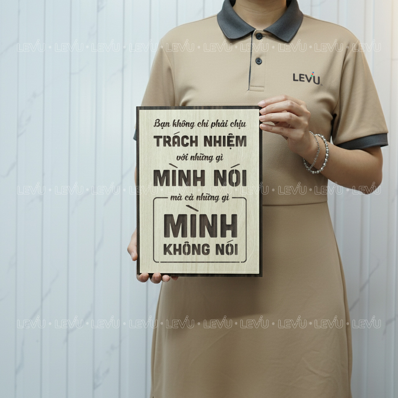 tranh slogan levu106 ban khong chi phai chiu trach nhiem voi nhung gi minh noi ma ca nhung gi minh khong noi Tranh Slogan LEVU106 "Bạn không chỉ phải chịu trách nhiệm với những gì mình nói mà cả những gì mình không nói" - Ảnh 6