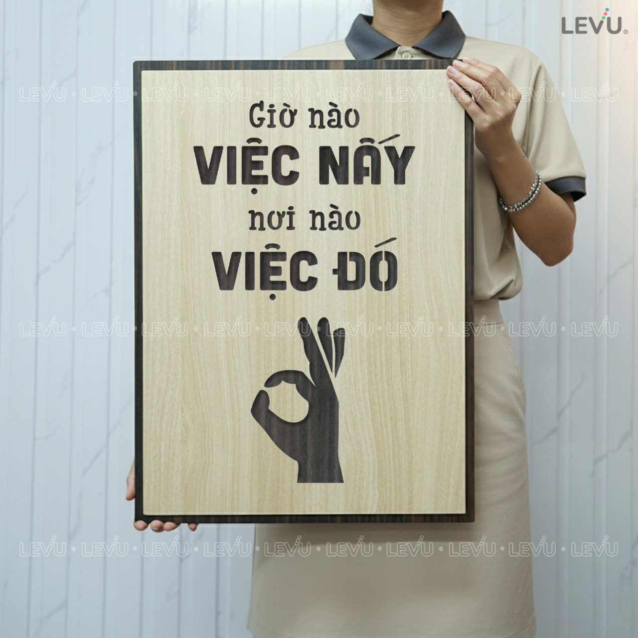 tranh van phong levu044 gio nao viec nay noi nao viec do Tranh văn phòng LEVU044 "Giờ nào việc nấy nơi nào việc đó" - Ảnh 8