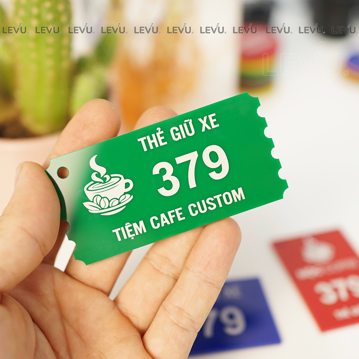 the giu xe mica khac laser thiet ke noi dung theo yeu cau levushop xanh la Thẻ giữ xe mica khắc laser thiết kế nội dung theo yêu cầu - Ảnh 3