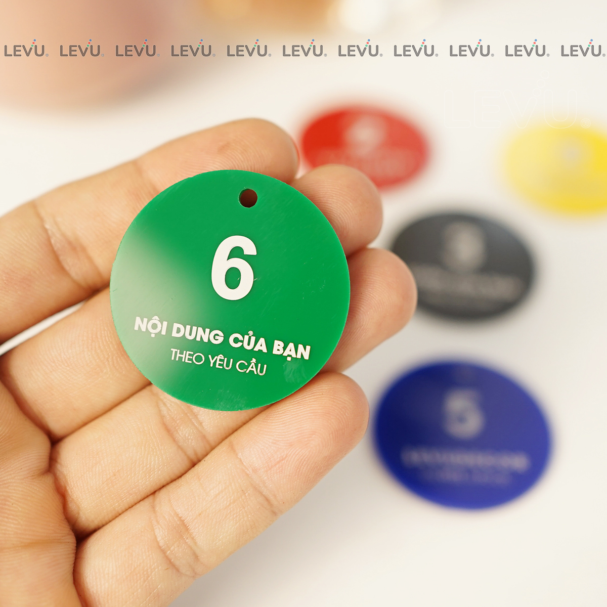 the so mica khac ten logo theo yeu cau co lo gan moc treo levushop 11 Thẻ số mica khắc tên logo theo yêu cầu có lỗ gắn móc treo - Ảnh 3